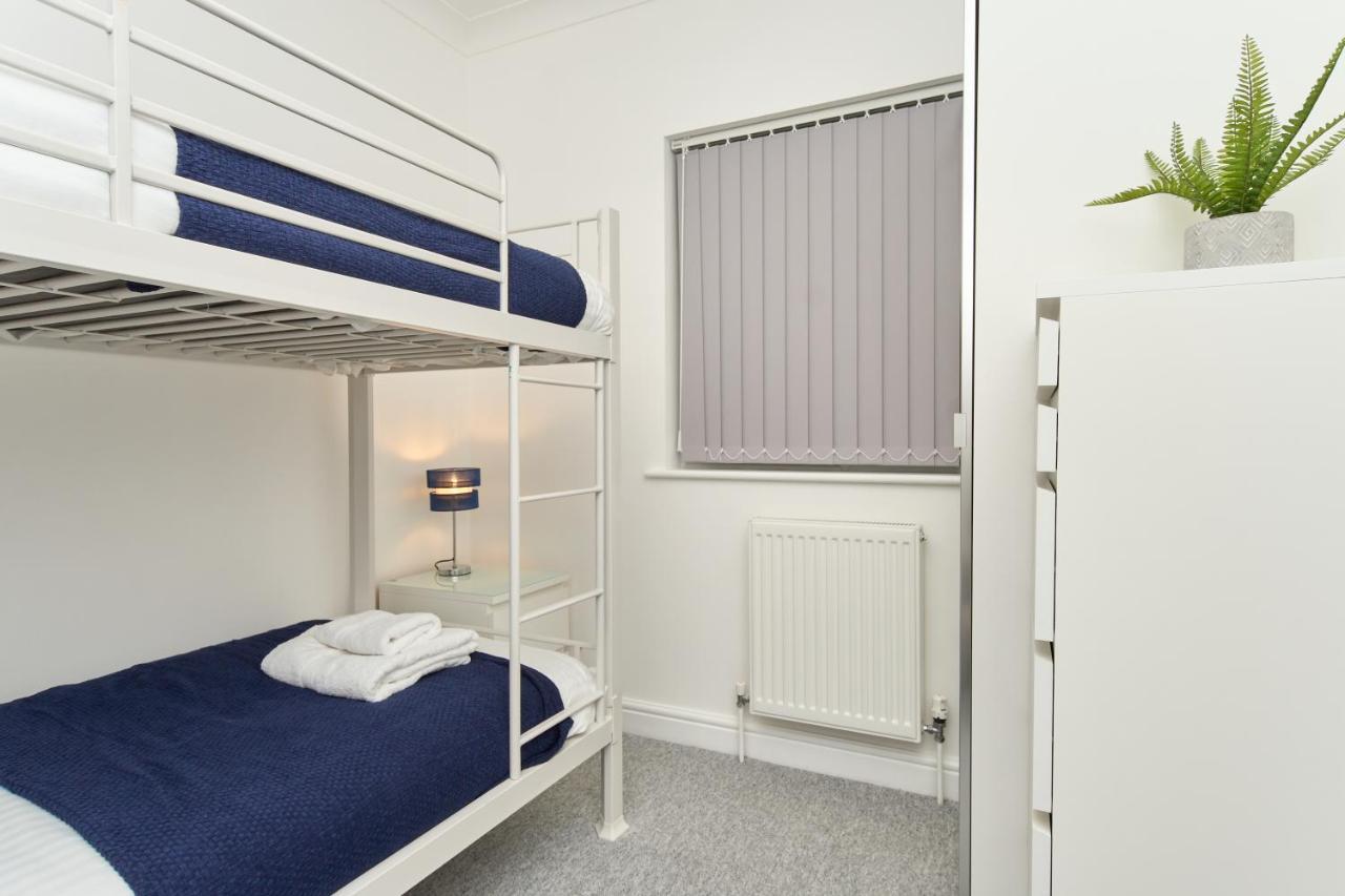 Ventnor Terrace Haven: Spacious 3-Bed with Beach Proximity Exterior photo